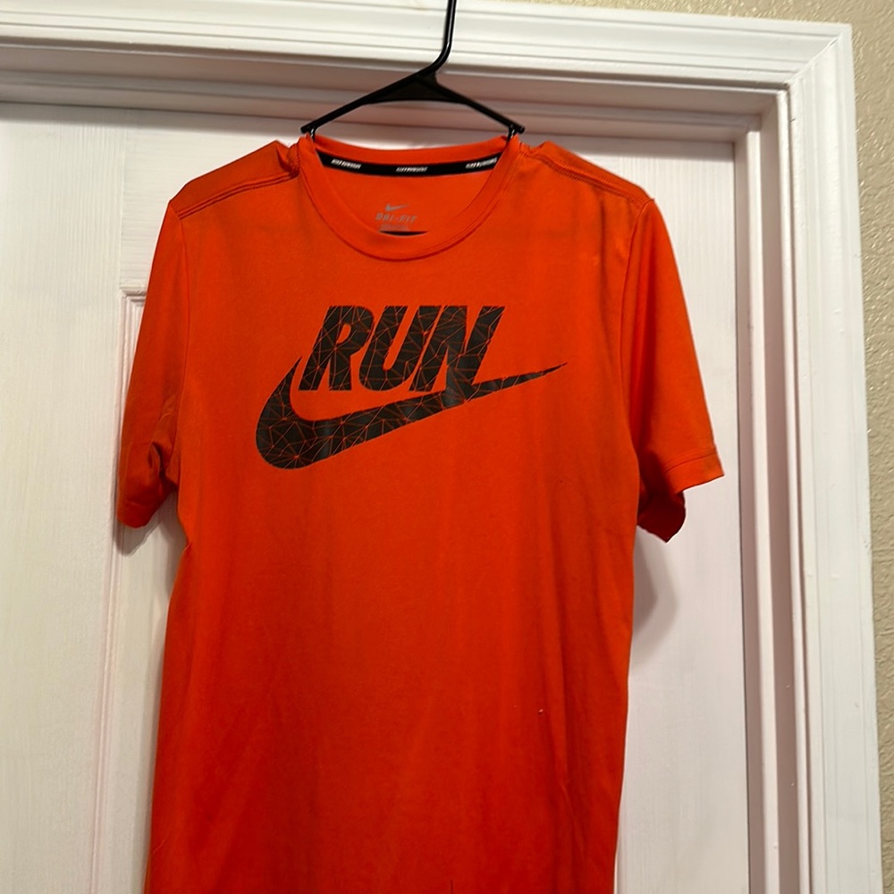 Size m dri fit Nike shirt